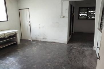 Ipoh Big Land Single Sty Bungalow Ideal For Own Rebuilt/ Renovation !
