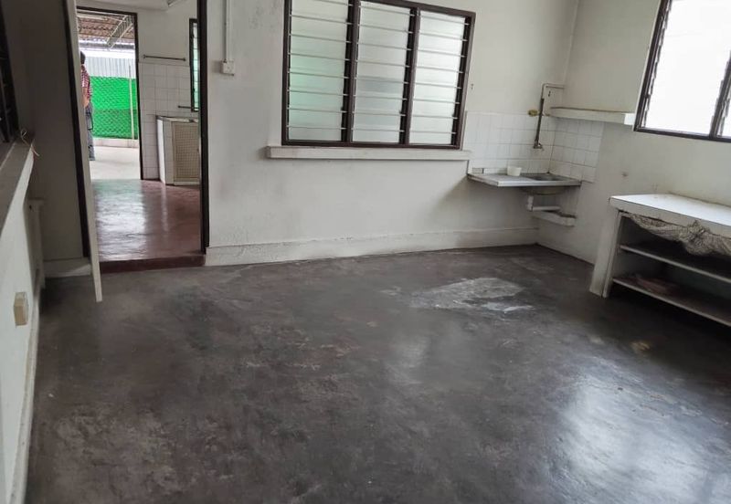 Ipoh Big Land Single Sty Bungalow Ideal For Own Rebuilt/ Renovation !
