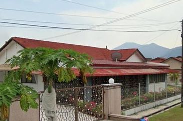 Ipoh Big Land Single Sty Bungalow Ideal For Own Rebuilt/ Renovation !