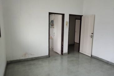 Ipoh Big Land Single Sty Bungalow Ideal For Own Rebuilt/ Renovation !