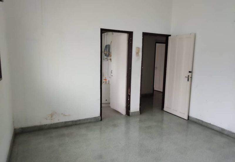 Ipoh Big Land Single Sty Bungalow Ideal For Own Rebuilt/ Renovation !