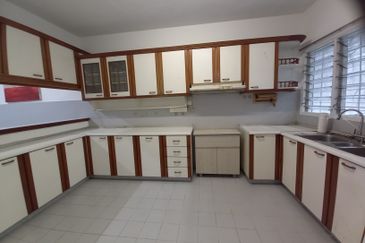 2 Storey Gated/ Guarded Extd Intermediate For Sale @ Wangsa Baiduri Subang Jaya Selangor!