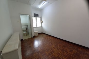 2 Storey Gated/ Guarded Extd Intermediate For Sale @ Wangsa Baiduri Subang Jaya Selangor!