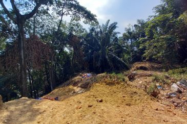 Bungalow Land @ Bukit Gasing , Section 5 Petaling Jaya, Selangor .
