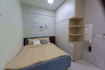 Pandora @ Tropicana Metropark