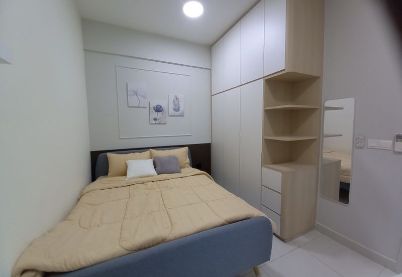 Pandora @ Tropicana Metropark