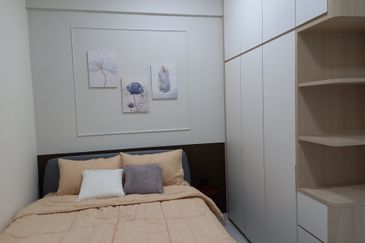 Pandora @ Tropicana Metropark