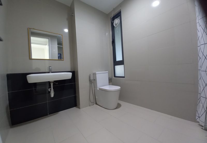 Pandora @ Tropicana Metropark