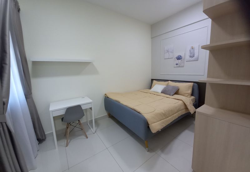 Pandora @ Tropicana Metropark