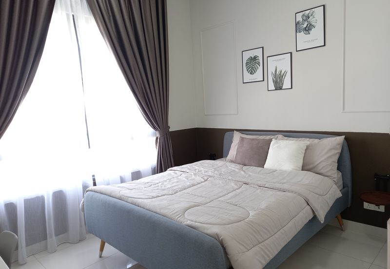 Pandora @ Tropicana Metropark