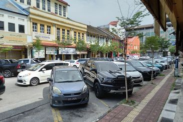 2.5 Storey Shop At Kota Bharu ,Kelantan For Sale !