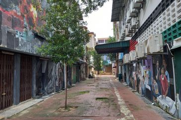 2.5 Storey Shop At Kota Bharu ,Kelantan For Sale !