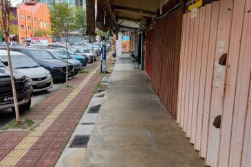 2.5 Storey Shop At Kota Bharu ,Kelantan For Sale !