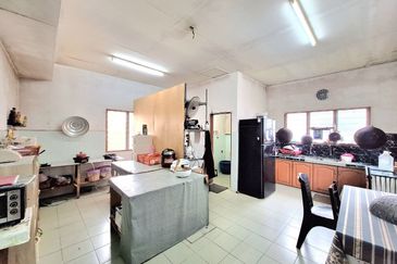 Pulau Indah ( Pulau Lumut )