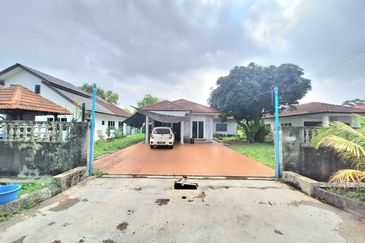 Pulau Indah ( Pulau Lumut )