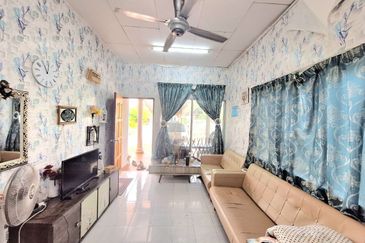 Pulau Indah ( Pulau Lumut )