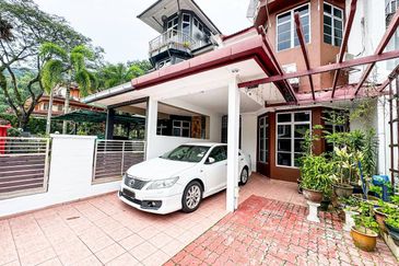 NON BUMI LOT | 2.5 Storey Terrace Bukit Utama, Bukit Antarabangsa Ampang