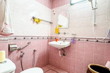 NON BUMI LOT | 2.5 Storey Terrace Bukit Utama, Bukit Antarabangsa Ampang