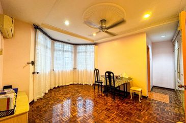 NON BUMI LOT | 2.5 Storey Terrace Bukit Utama, Bukit Antarabangsa Ampang