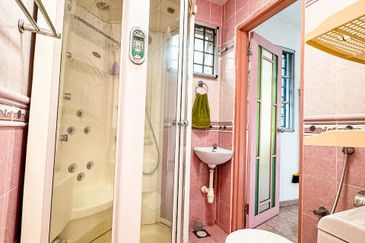 NON BUMI LOT | 2.5 Storey Terrace Bukit Utama, Bukit Antarabangsa Ampang