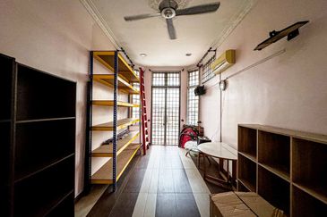 NON BUMI LOT | 2.5 Storey Terrace Bukit Utama, Bukit Antarabangsa Ampang