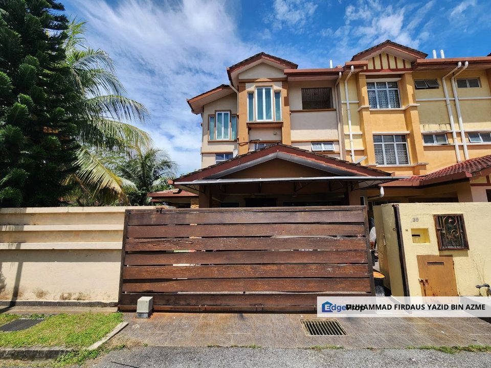 FACING OPEN END LOT | Renovated 3 Storey Terrace Subang Bestari, Selangor, Subang Bestari