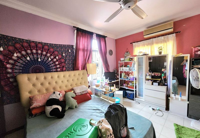 FACING OPEN END LOT | Renovated 3 Storey Terrace Subang Bestari