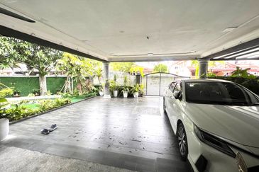 Taman Teluk Gedung Indah