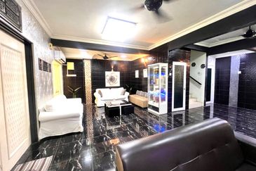 Taman Teluk Gedung Indah