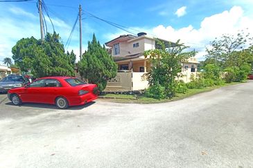 Kampung Dato Mansor
