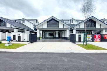 Hevea Elmina Gardens