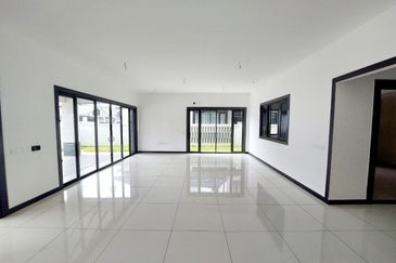 Hevea Elmina Gardens