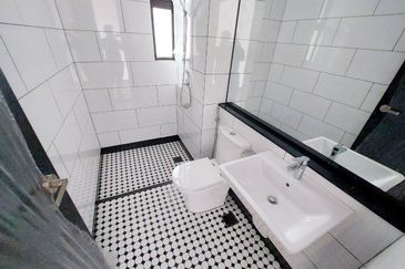 Hevea Elmina Gardens