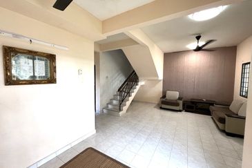 Pulau Indah ( Pulau Lumut )