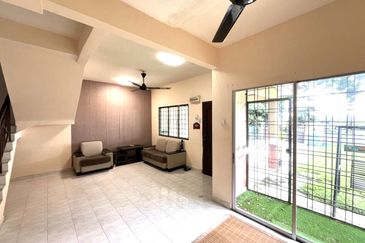 Pulau Indah ( Pulau Lumut )