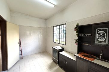 Pulau Indah ( Pulau Lumut )