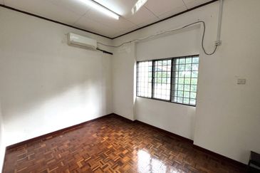 Pulau Indah ( Pulau Lumut )