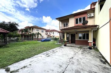 Pulau Indah ( Pulau Lumut )