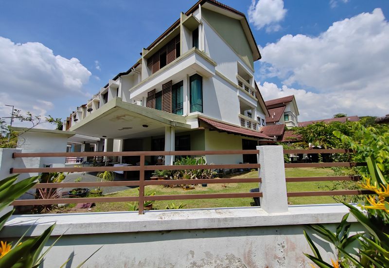 CORNER LOT | 2.5 Storey Terrace USJ Heights Subang Jaya