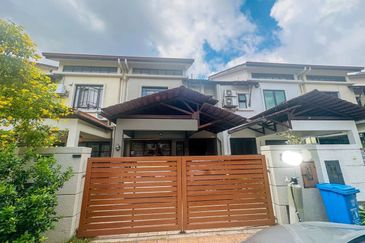 RENOVATED | FULLY EXTENDED | Double Storey Terrace Jalan Jeriji @ Greenlane, Bukit Jelutong