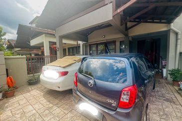 RENOVATED | FULLY EXTENDED | Double Storey Terrace Jalan Jeriji @ Greenlane, Bukit Jelutong