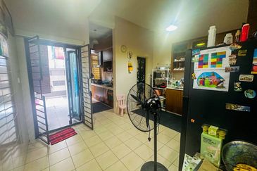 RENOVATED | FULLY EXTENDED | Double Storey Terrace Jalan Jeriji @ Greenlane, Bukit Jelutong