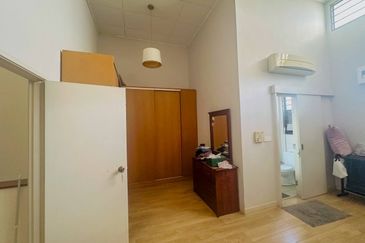 RENOVATED | FULLY EXTENDED | Double Storey Terrace Jalan Jeriji @ Greenlane, Bukit Jelutong