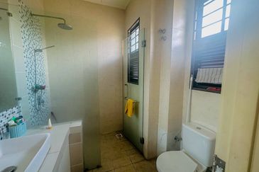 RENOVATED | FULLY EXTENDED | Double Storey Terrace Jalan Jeriji @ Greenlane, Bukit Jelutong