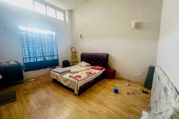 RENOVATED | FULLY EXTENDED | Double Storey Terrace Jalan Jeriji @ Greenlane, Bukit Jelutong