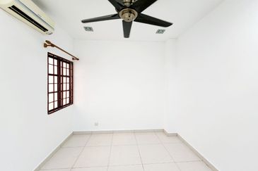  FULLY EXTENDED | Double Storey Terrace Jalan Adang, Bukit Jelutong, Shah Alam