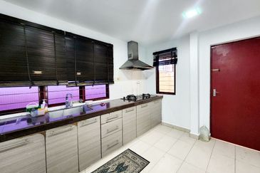  FULLY EXTENDED | Double Storey Terrace Jalan Adang, Bukit Jelutong, Shah Alam