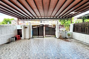  FULLY EXTENDED | Double Storey Terrace Jalan Adang, Bukit Jelutong, Shah Alam