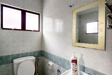  FULLY EXTENDED | Double Storey Terrace Jalan Adang, Bukit Jelutong, Shah Alam