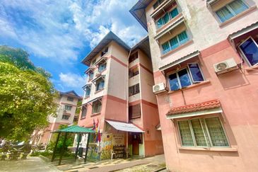 Melor Apartment @ Bukit Subang